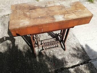 Šijací stroj Lada - 6