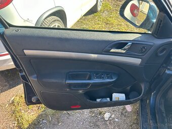 Skoda Octavia 2.0 103 kW - 6
