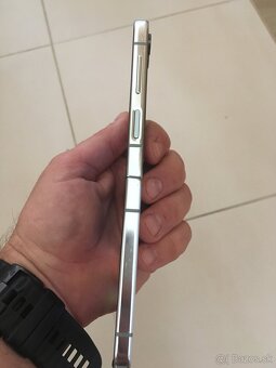 Samsung Galaxy Z Flip 5 12/512 mint - 6