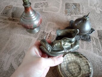 Starožitnosti, mosadzné, Váza , dóza na mince - 6