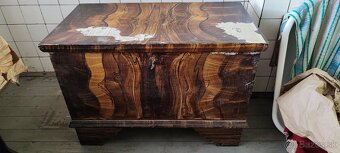 Krásna stará drevená truhlica - 6