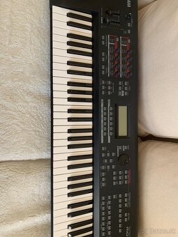 YAMAHA moX6 - 6