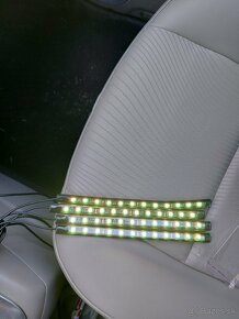 Farebné LED Podsvietenie interiéru auta - 6