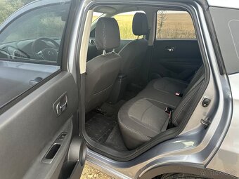 Nissan Qashqai 1,5 diesel, 4x2, 5 miestne - 6