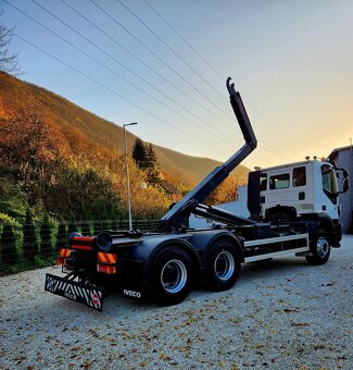 IVECO TRAKKER 450 / Hákový nosič kontajnerov - 6