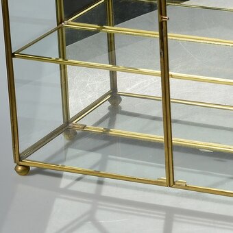 Vintage elegantná sklenená vitrínka so zrkadlom z Anglicka - 6