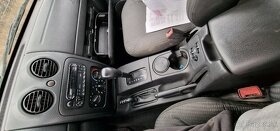 Rozpredám Jeep Cherokee KJ - 6