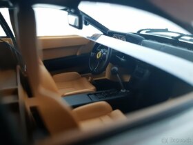 1:18 - Ferrari Testarossa (1984) - Hot Wheels Elite - 1:18 - 6