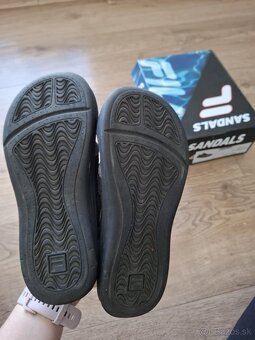 botasky SKECHERS , sandálky FILA - 6