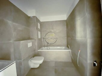 Trojizbový byt s terasou 27,46 m2 v meste Galanta - 6