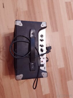 VGS bass gitara + kombo 15W (predané) - 6