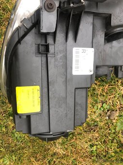 Predám predné svetla do vw T5 vw Touran facelift - 6