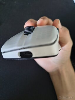 Predávam hernú myš roccat kone pro air za 60eur. - 6