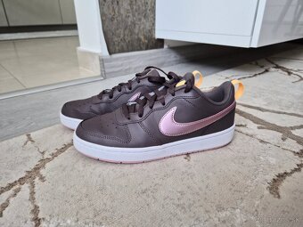 Dámske tenisky NIKE veľkosť 38,5 - 6