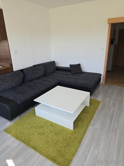 Moderný 2-izbový byt s vlastným parkovaním a zelenými pl - 6