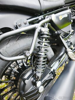 Moto Guzzi V9 BOBBER - 6