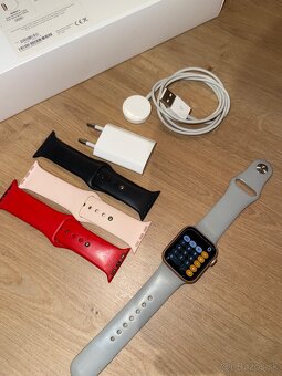 Apple Watch 5 40mm - 6