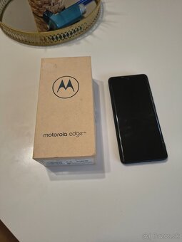 Predám Motorolu Edge 40 - 6