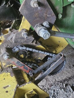 Lis balikovac John Deere 590 - 6