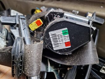 Bezpečnostné pásy Škoda Superb 2 - 6