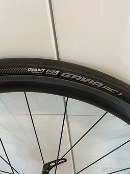 Dt Swiss PRC 1400 karbonove kolesa + kazeta sram red 1190 - 6
