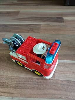 Lego Duplo hasičská stanica 10903 - 6