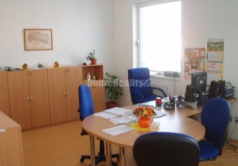 Ponúkame na predaj komerčnú nehnuteľnosť v priemyselnom park - 6