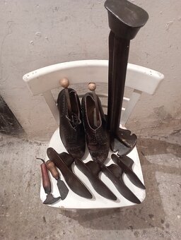 Starožitné obuvnícke kopyto sada+ topánky - 6