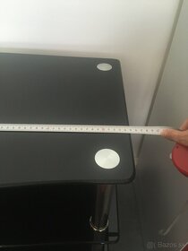 Skleneny TV stolik - 6