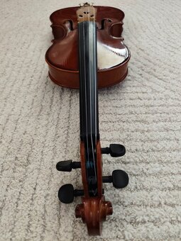 Predám celé 4/4 husle s púzdrom. - 6