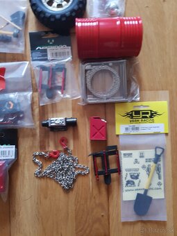 TRAXXAS AXIAL 4×4 diely - 6