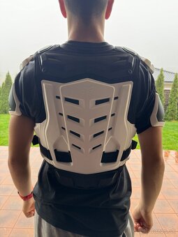 Chránič tela Fox - 6