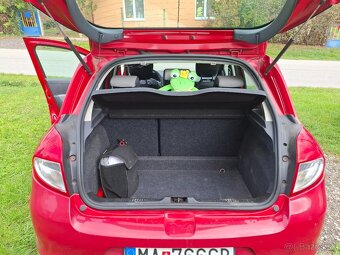 Renault Clio3 1,2 16V - 6