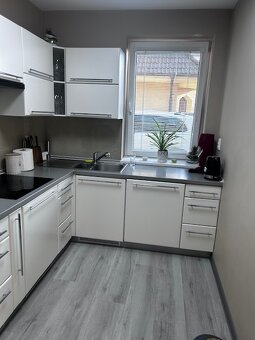 Nadčasová kuchynská linka so spotrebičmi - 6