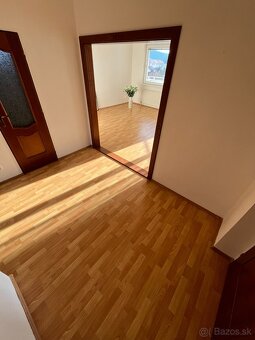 Nadčasový 3 izbový byt s výhľadmi a 2 balkónmi - 6