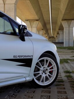 Renault Clio RS 4 Trophy 220 EDC - 6