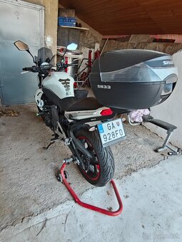 Kawasaki ER6N - 6