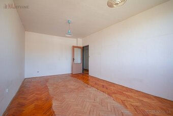 Pôvodný stav - Veľký 2i 68m2 + loggia na sídlisku Roveň - 6