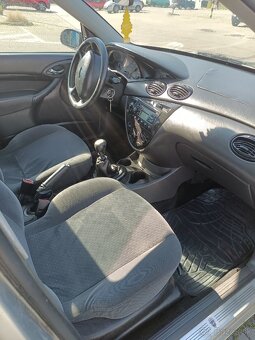 FORD FOCUS - 6
