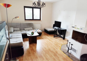 Priestranný 7-izbový rodinný dom s bazénom, altánkom a veľký - 6