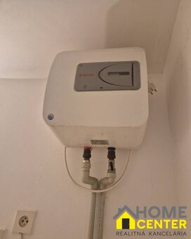 PREDAJ : 1 IZBOVÝ BYT, ul. HVIEZDOSLAVOVA, KOMÁRNO - 6