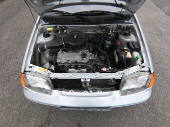 Suzuki Swift 1.3GL Rok výroby 2001 - 6