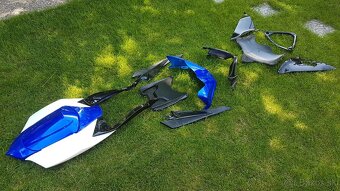 Predám plasty / kapotáž na suzuki gsxr 600 / 750 - 6