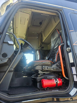 Tahač volvo FH16 700 6x4 r.v.2013 automat,hydraulika - 6