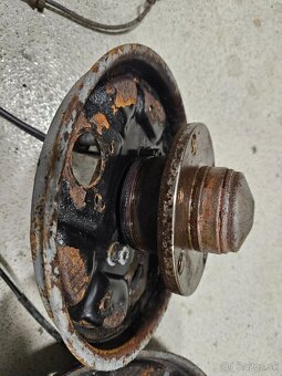 Fiat 500 2007-2015 loziska zadnich kol - 6