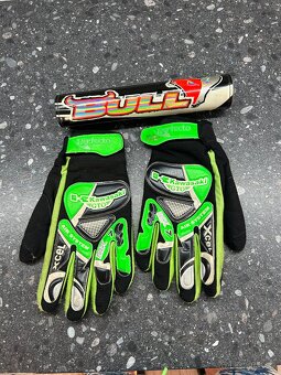 Rukavice + Chránič - 6