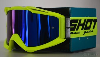 ľahká helma prilba bielo modrožltá fluo okuliare - 6