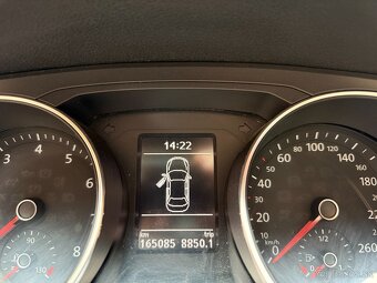 VW Jetta 1.2 TSI - 6