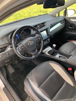 Toyota Avensis T27 Combi/Touring Sports 1.8, 108 kW, benzín - 6