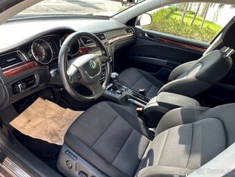 Superb Combi 2.0 TDI 103KW DSG - 6